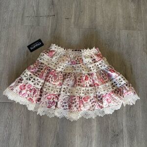 Etiquette Floral Crochet Trim Tiered Floral Layered Mini Skirt
